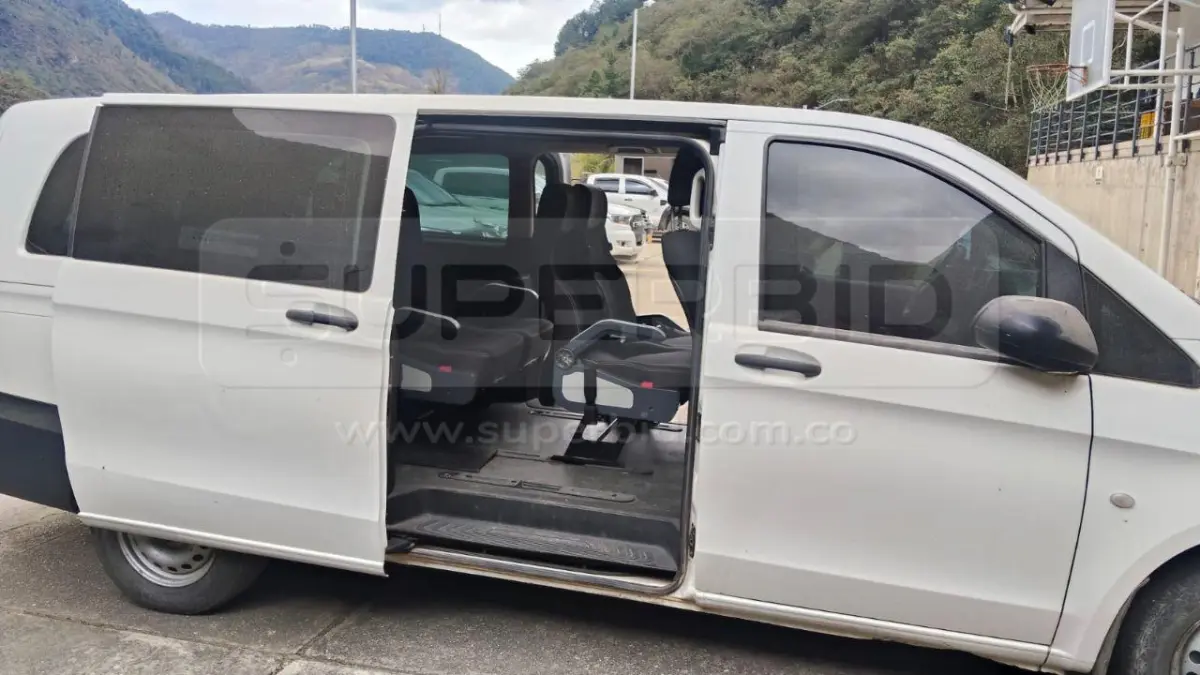MERCEDES BENZ VITO TOURER 114 MT 2143 CC, MOD. 2018, PLACA: WFD990 Ubic.: California — imagen 6 de 7
