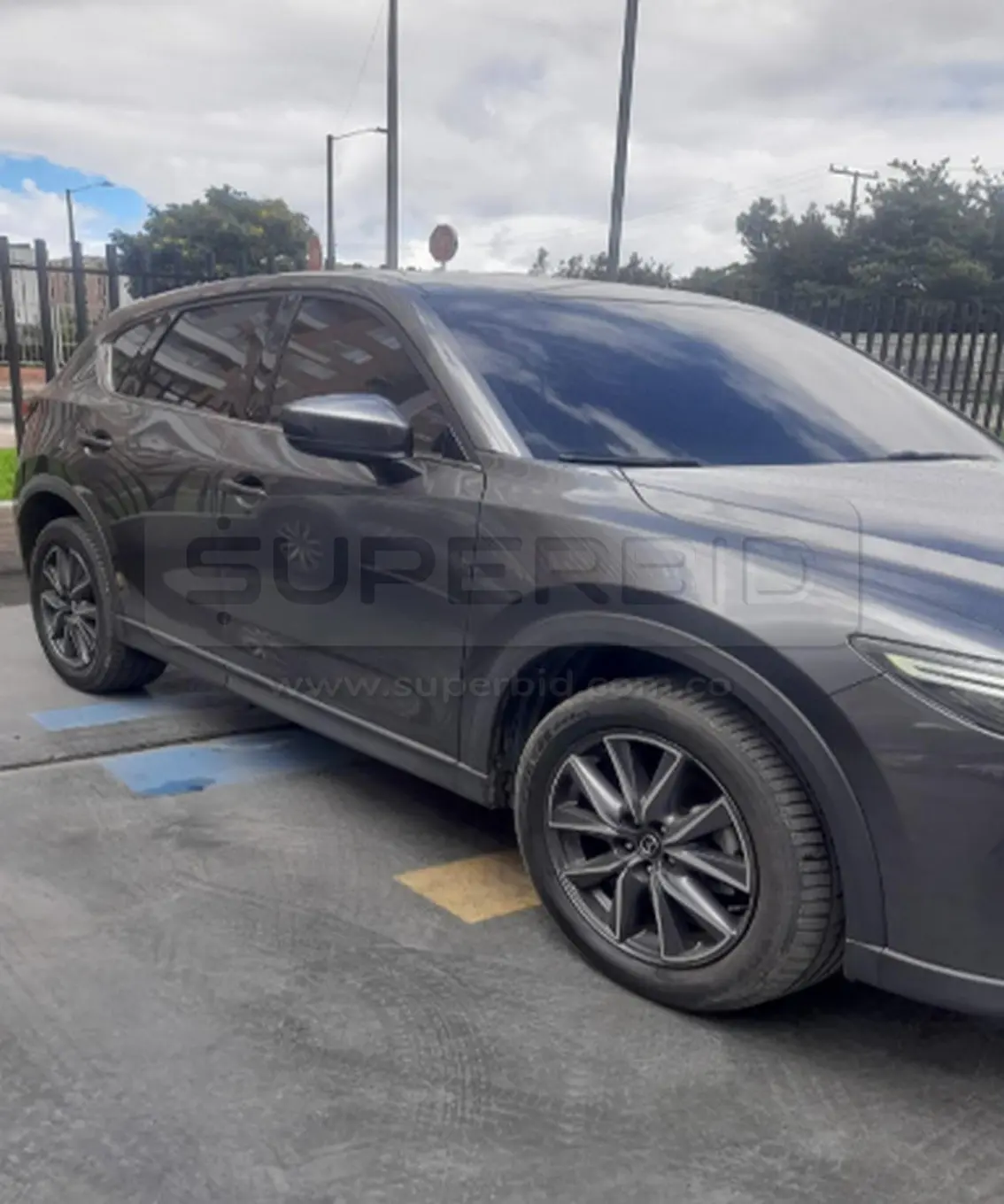 MAZDA CX-5 4X2 AT 2500 CC, MOD. 2019, RTM VENCIDA, PLACA: FNZ225 Ubic.: Bogotá — imagen 4 de 7