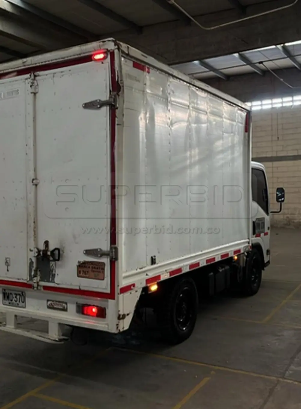 CAMION FURGON CHEVROLET NHR MT 3000 CC, MOD. 2017, PLACA: WMQ370 Ubic.: Barranquilla — imagen 2 de 6