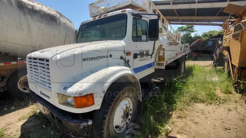 CAMION BOMBA DE CONCRETO INTERNATIONAL 4900 MT 6702 CC, MOD. 1993, RTM VENCIDA, RP#1 PLACA: VJK288 Ubic.: TURBACO, BOLIVAR