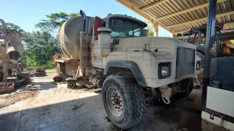 MIXER MACK RD 690S MT 12000 CC, MOD. 2001, RTM VENCIDA, RP#1 PLACA: WOV883 Ubic.: TURBACO, BOLIVAR