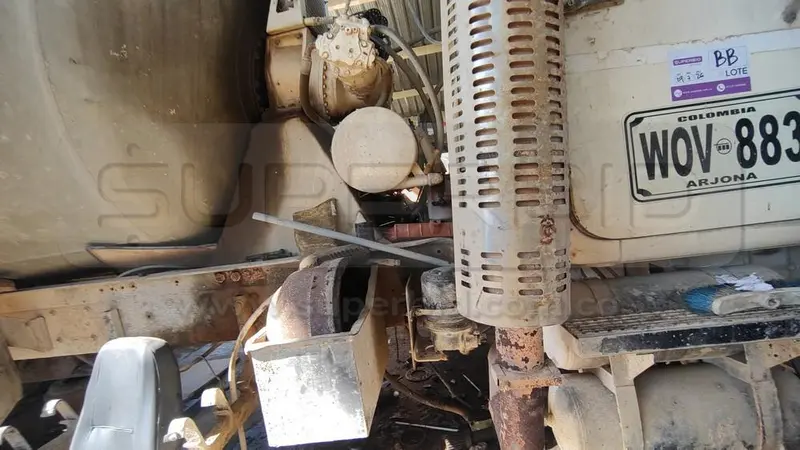 MIXER MACK RD 690S MT 12000 CC, MOD. 2001, RTM VENCIDA, RP#1 PLACA: WOV883 Ubic.: TURBACO, BOLIVAR — imagen 3 de 8