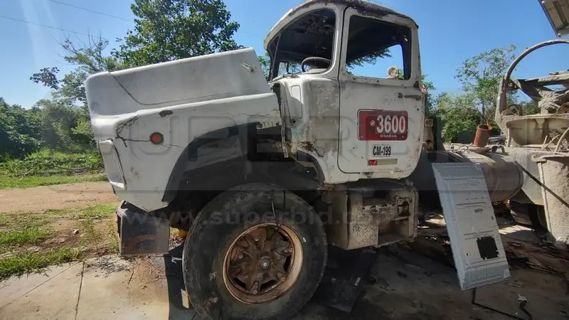 MIXER MACK DM 690S MT 10000 CC, MOD. 1994, RTM VENCIDA, RP#1 PLACA: UFK306 Ubic.: TURBACO, BOLIVAR — imagen 8 de 8