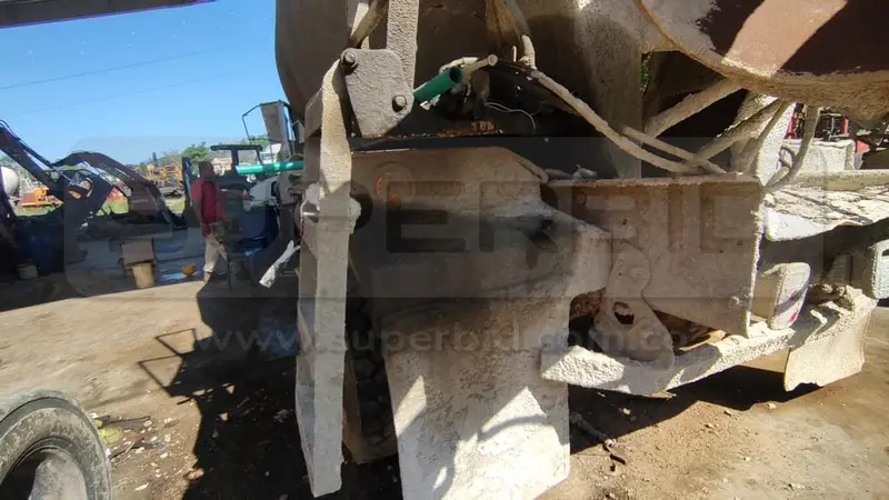 MIXER MACK RD 690S MT 12000 CC, MOD. 2001, RTM VENCIDA, RP#1 PLACA: WOV883 Ubic.: TURBACO, BOLIVAR — imagen 7 de 8