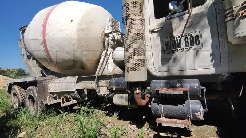 MIXER MACK RD 690S MT 12000 CC, MOD. 2001, RTM VENCIDA, RP#1 PLACA: WOV888 Ubic.: TURBACO, BOLIVAR — imagen 6 de 8