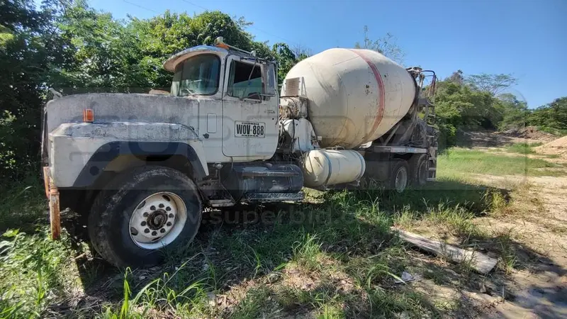 MIXER MACK RD 690S MT 12000 CC, MOD. 2001, RTM VENCIDA, RP#1 PLACA: WOV888 Ubic.: TURBACO, BOLIVAR — imagen 8 de 8