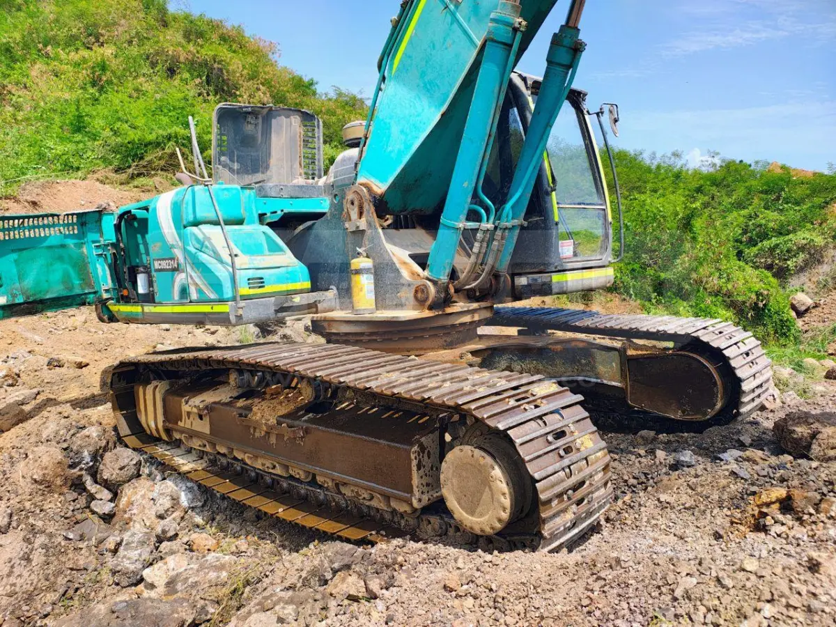 EXCAVADORA ORUGAS KOBELCO SK350LC-10 AÑO 2018, 13136 HR. RP#3 PLACA: MC092314 Ubic.: LORICA, CORDOBA — imagen 6 de 8
