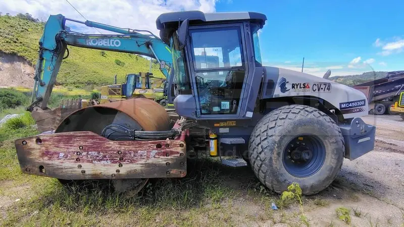 COMPACTADOR VIBRATORIO DYNAPAC CA30D AÑO 2021, 7107 HR. RP#3 PLACA: MC450300 Ubic.: CALDAS, ANTIOQUIA — imagen 2 de 6