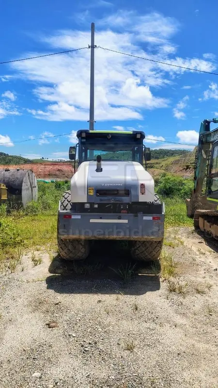 COMPACTADOR VIBRATORIO DYNAPAC CA30D AÑO 2021, 7107 HR. RP#3 PLACA: MC450300 Ubic.: CALDAS, ANTIOQUIA — imagen 6 de 6