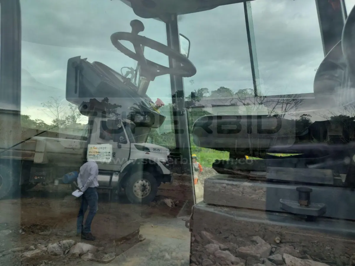 COMPACTADOR VIBRATORIO DYNAPAC CA30D AÑO 2021, 7450 HR. RP#3 PLACA: MC401699 Ubic.: MOCOA, PUTUMAYO — imagen 4 de 8