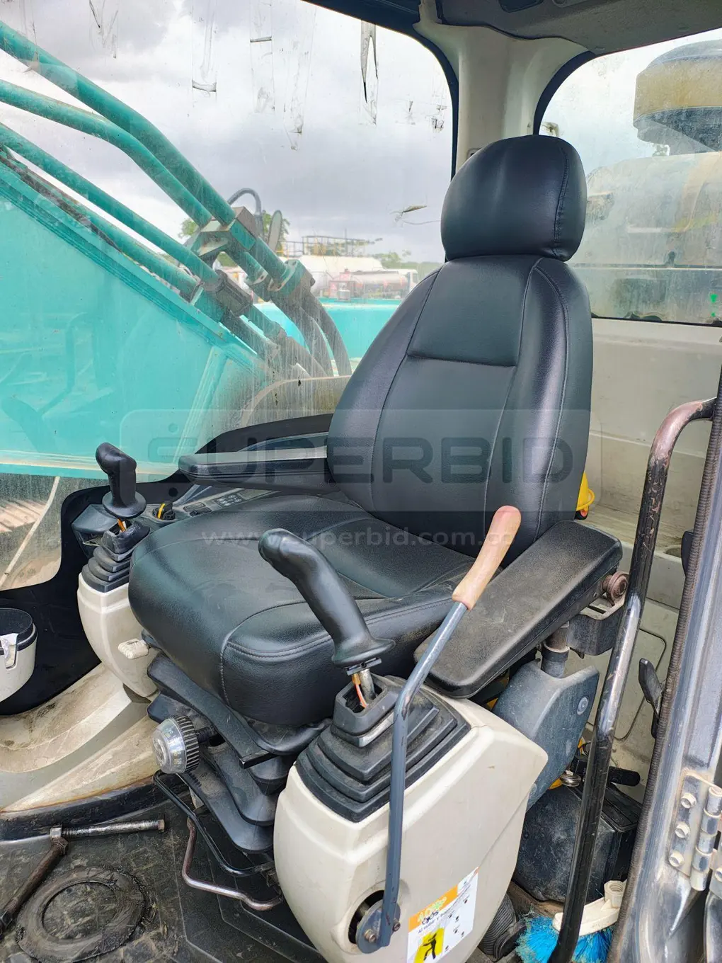 EXCAVADORA ORUGAS KOBELCO SK350LC-10 AÑO 2018, 16952 HR. RP#3 PLACA: MC092312 Ubic.: LORICA, CORDOBA — imagen 2 de 8
