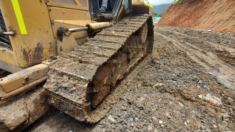 BULLDOZER CATERPILLAR D6N AÑO 2011, PLACA: MC032720 Ubic.: MOCOA, PUTUMAYO — imagen 6 de 8