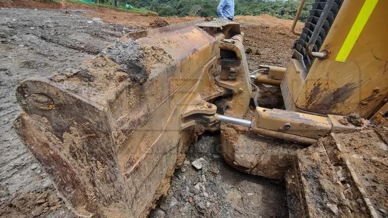 BULLDOZER CATERPILLAR D6N AÑO 2011, PLACA: MC032720 Ubic.: MOCOA, PUTUMAYO — imagen 7 de 8