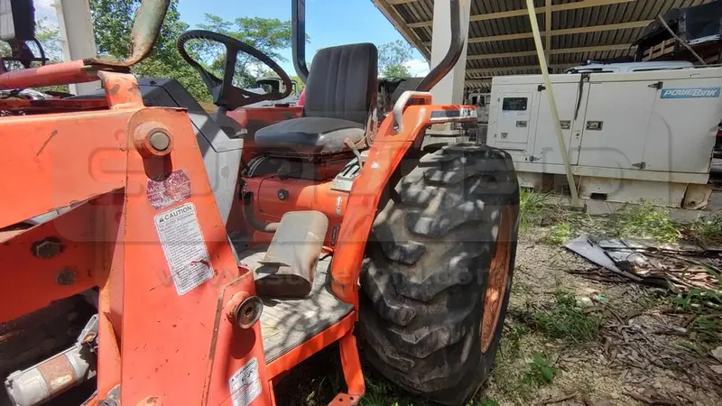 TRACTOR AGRICOLA KUBOTA L3010D AÑO 1999, POT. 31,9 HP, CAP. 102 TON, RP#1 Ubic.: TURBACO, BOLIVAR — imagen 6 de 8