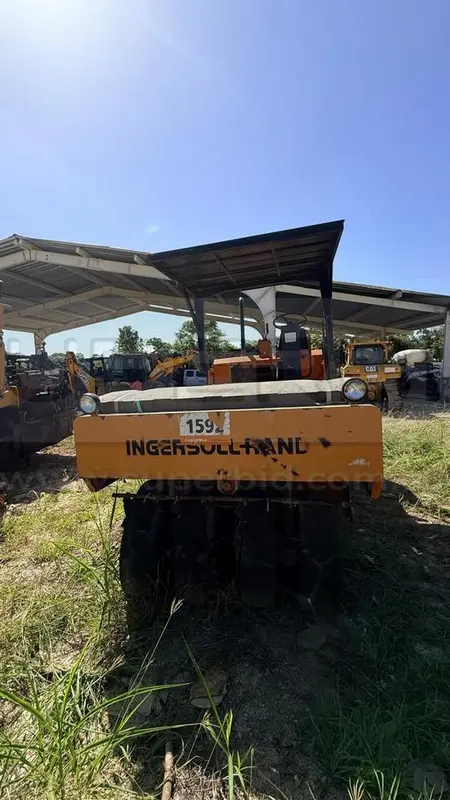 COMPACTADOR DE LLANTAS INGERSOLL RAND PT125R AÑO 1993, POT. 80 HP, CAP. 12,5 TON, RP#1 PLACA: MC201914 Ubic.: TURBACO, BOLIVAR — imagen 2 de 8