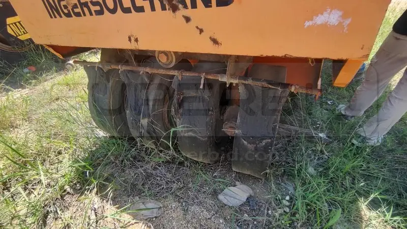COMPACTADOR DE LLANTAS INGERSOLL RAND PT125R AÑO 1993, POT. 80 HP, CAP. 12,5 TON, RP#1 PLACA: MC201914 Ubic.: TURBACO, BOLIVAR — imagen 8 de 8