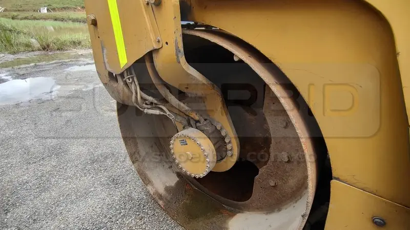 COMPACTADOR DOBLE RODILLO CATERPILLAR CB434D AÑO 2011, 9592 HR. PLACA: MI006085 Ubic.: MOCOA, PUTUMAYO — imagen 6 de 8