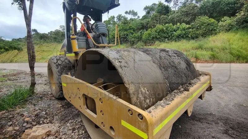 COMPACTADOR CATERPILLAR CS-533E AÑO 2008, 15707 HR. PLACA: MC029182 Ubic.: MOCOA, PUTUMAYO — imagen 7 de 8