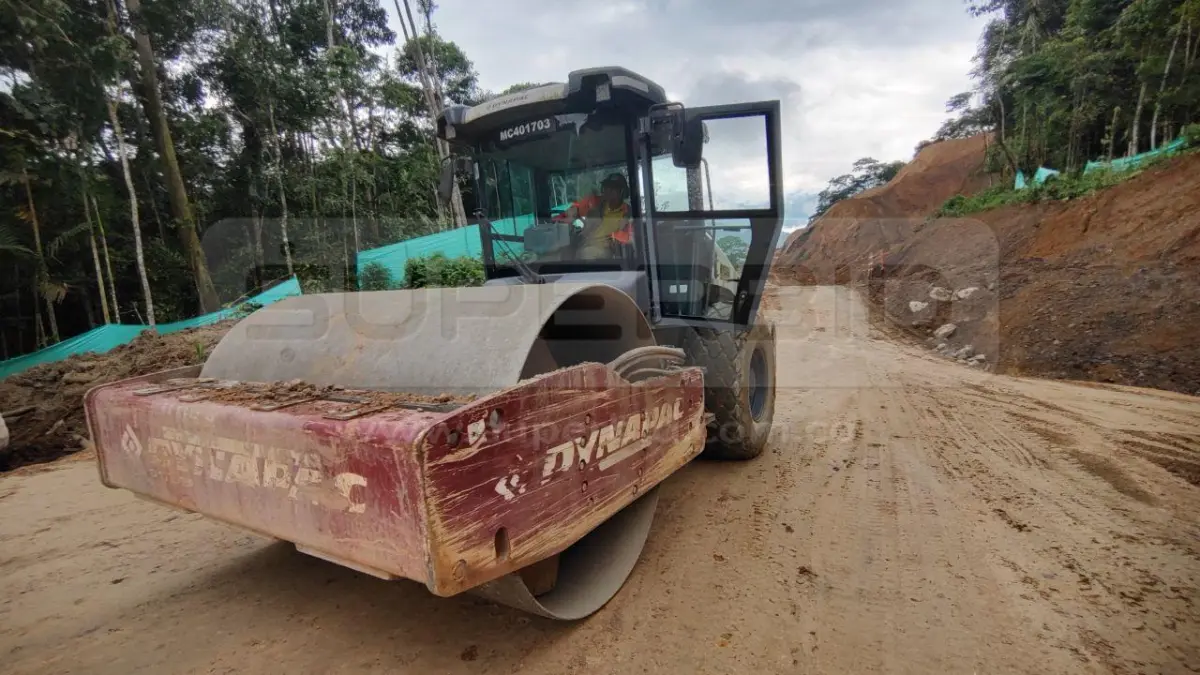 COMPACTADOR VIBRATORIO DYNAPAC CA30D AÑO 2021, 8222 HR. RP#3 PLACA: MC401703 Ubic.: MOCOA, PUTUMAYO