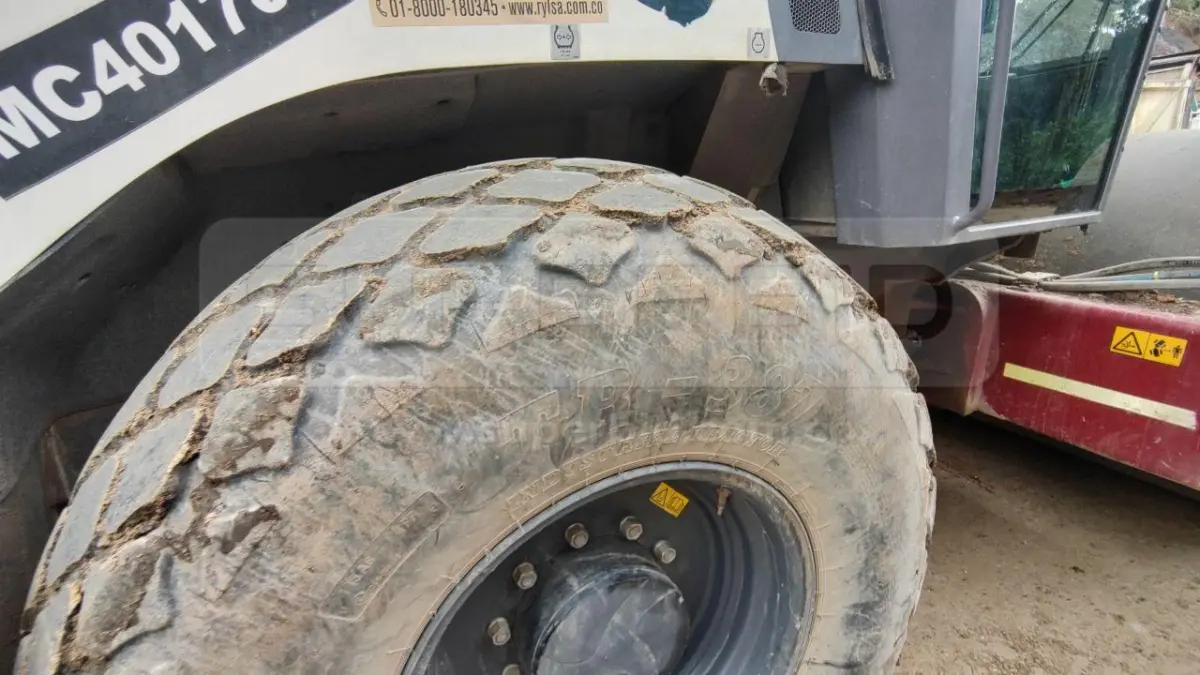 COMPACTADOR VIBRATORIO DYNAPAC CA30D AÑO 2021, 8222 HR. RP#3 PLACA: MC401703 Ubic.: MOCOA, PUTUMAYO — imagen 8 de 8