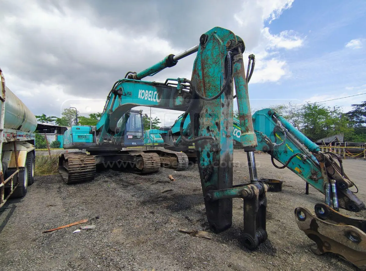 EXCAVADORA ORUGAS KOBELCO SK350LC-8 AÑO 2014, 17388 HR. RP#3 PLACA: MC017888 Ubic.: LORICA, CORDOBA
