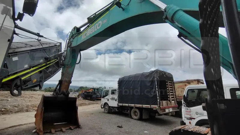 EXCAVADORA ORUGAS KOBELCO SK350LC-10 AÑO 2017, PLACA: MC071347 Ubic.: MOCOA, PUTUMAYO — imagen 6 de 8
