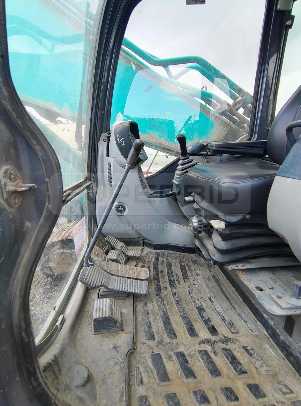 EXCAVADORA ORUGAS KOBELCO SK350LC-8 AÑO 2014, 17388 HR. RP#3 PLACA: MC017888 Ubic.: LORICA, CORDOBA — imagen 6 de 8