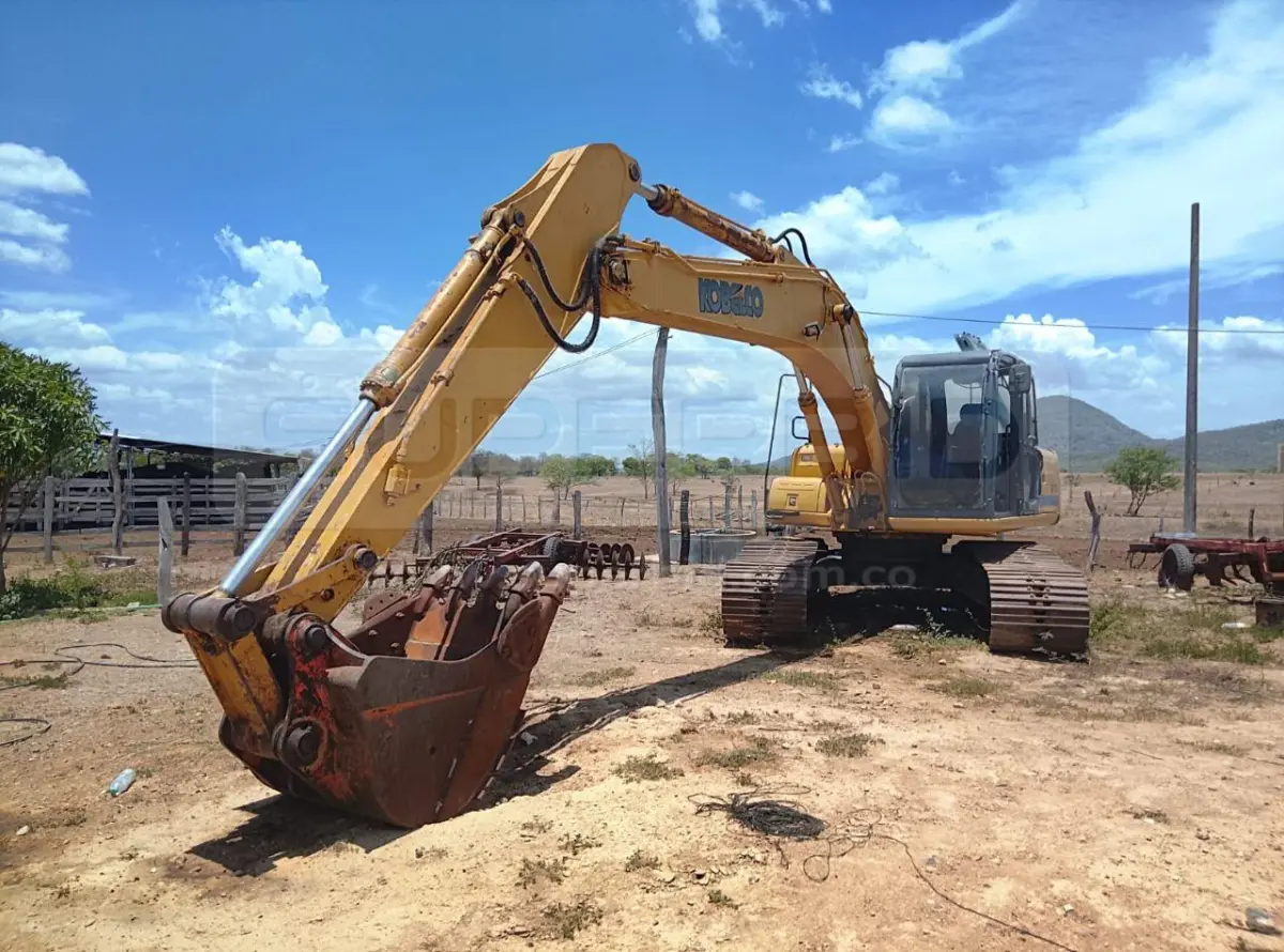 EXCAVADORA KOBELCO SK210LC AÑO 2005, PLACA: MC582971 Ubic.: Barrancas