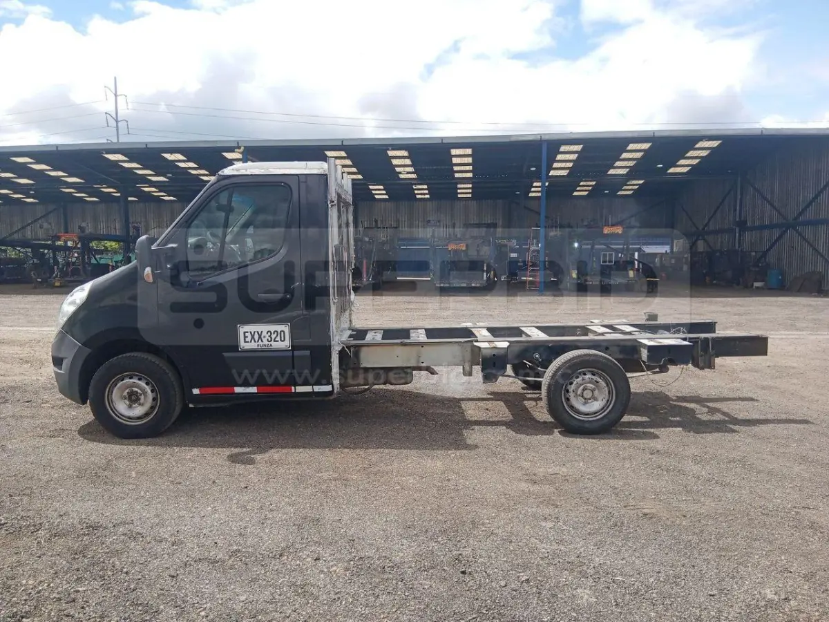 RENAULT MASTER CHASIS 2299 CC MOD. 2017, RP#2 PLACA: EXX320 Ubic.: BOGOTÁ — imagen 5 de 8