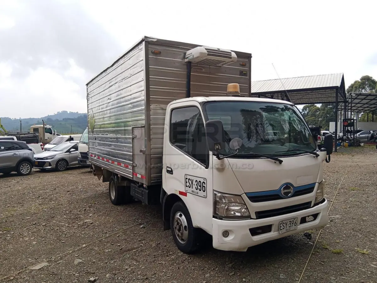 HINO DUTRO HYBRID 4009 CC MOD. 2016, RP#10 PLACA: ESY396 Ubic.: CALDAS — imagen 2 de 8