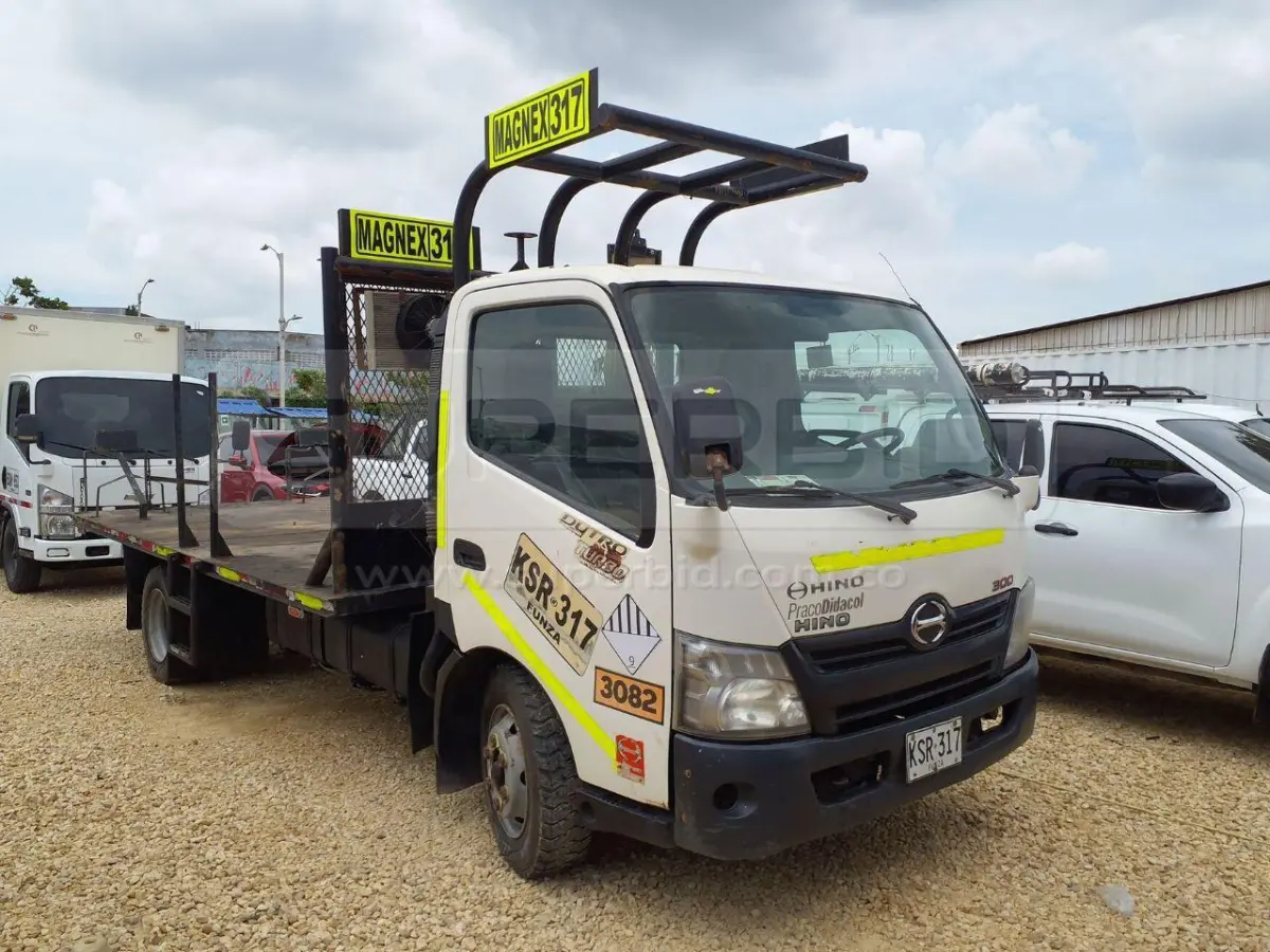 HINO DUTRO TURBO 4099 CC MOD. 2022, RP#1 PLACA: KSR317 Ubic.: BARRANQUILLA — imagen 2 de 8