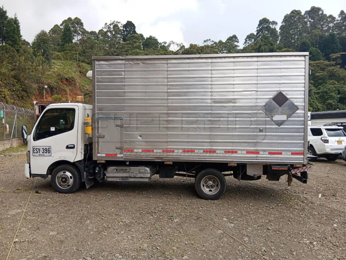 HINO DUTRO HYBRID 4009 CC MOD. 2016, RP#10 PLACA: ESY396 Ubic.: CALDAS — imagen 5 de 8