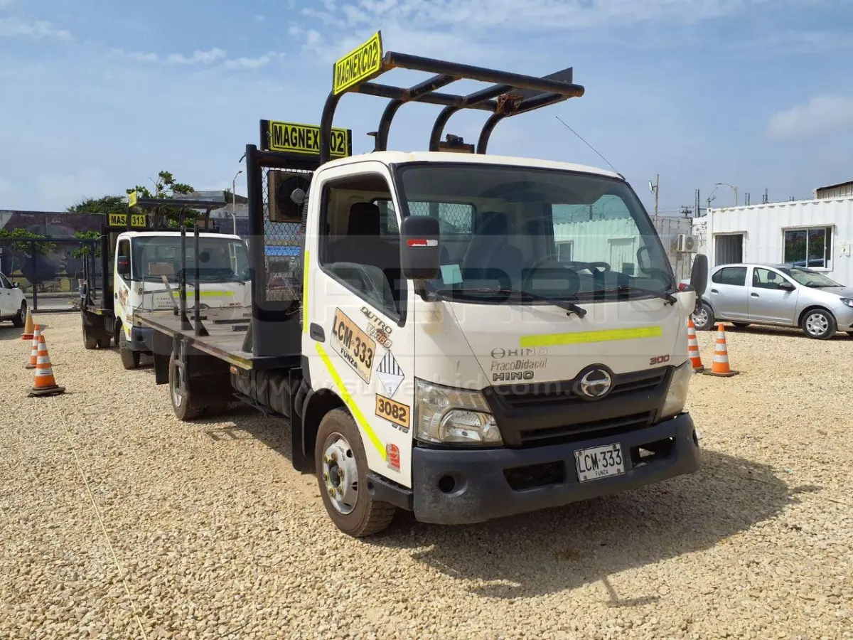 HINO DUTRO TURBO 4099 CC MOD. 2022, RP#1 PLACA: LCM333 Ubic.: BARRANQUILLA — imagen 2 de 8