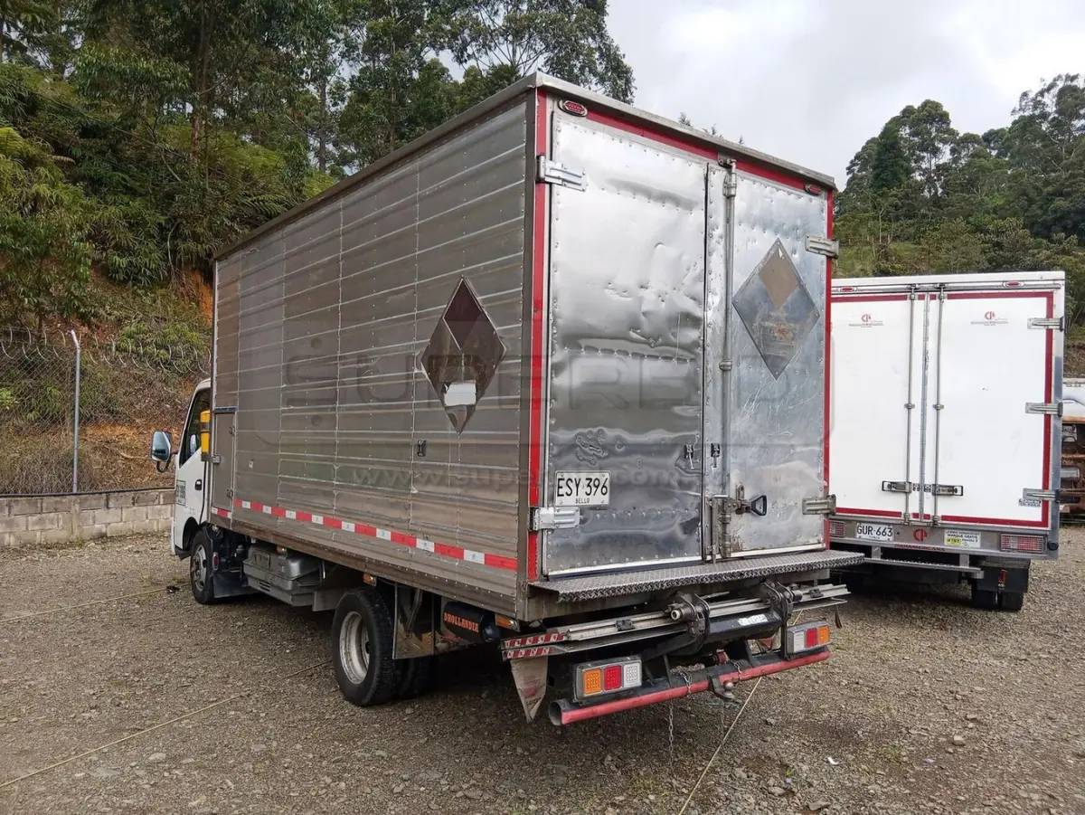HINO DUTRO HYBRID 4009 CC MOD. 2016, RP#10 PLACA: ESY396 Ubic.: CALDAS — imagen 6 de 8