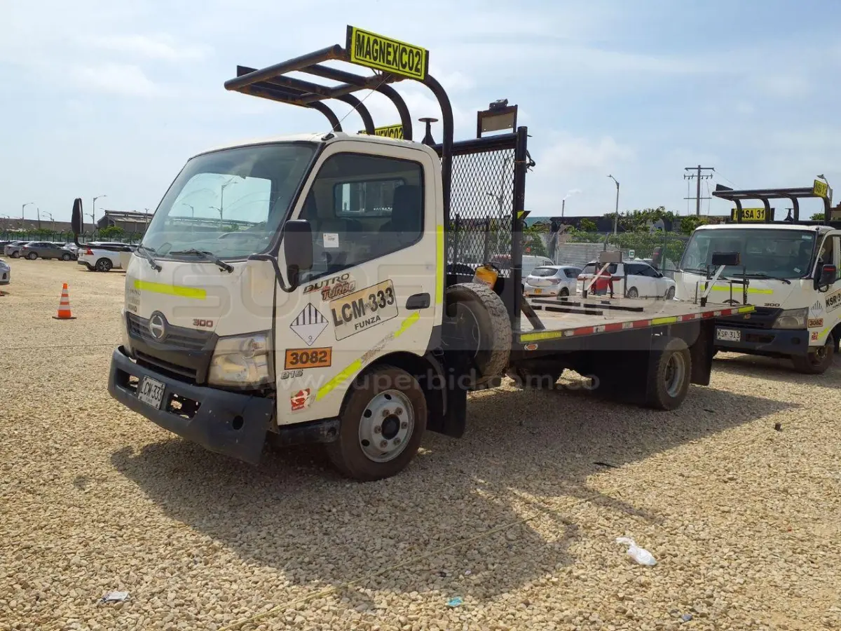 HINO DUTRO TURBO 4099 CC MOD. 2022, RP#1 PLACA: LCM333 Ubic.: BARRANQUILLA — imagen 4 de 8