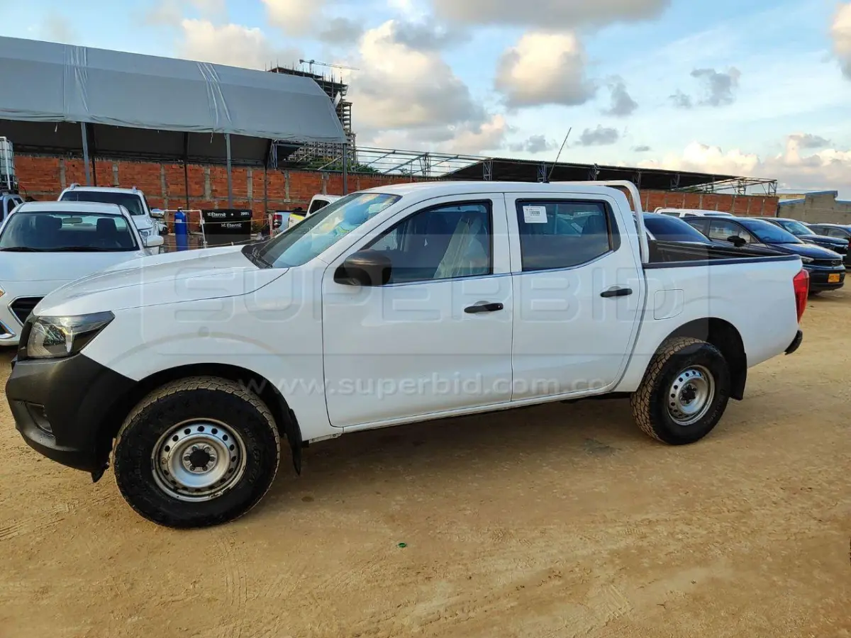 NISSAN FRONTIER NP300 2.5 GASOLINA 4X2 DC A/A 2500 CC MOD. 2020, RP#6 PLACA: GJO183 Ubic.: BARRANQUILLA — imagen 5 de 8