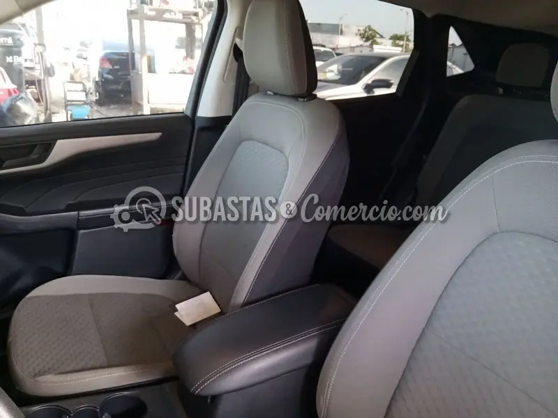 Ford Escape se 4x2 sport hibrida - 2022 - 372 - Barranquilla — imagen 4 de 8
