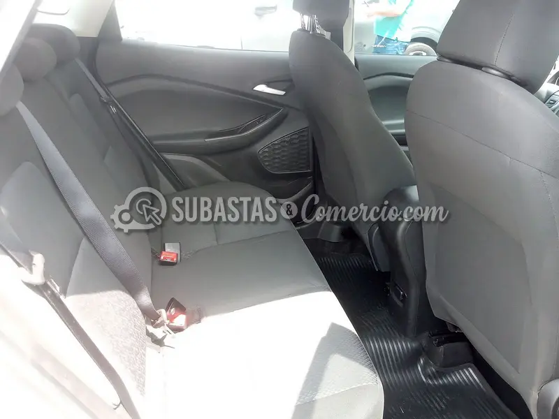 Chevrolet Tracker turbo ls at - 2025 - 004 - Cali — imagen 4 de 8