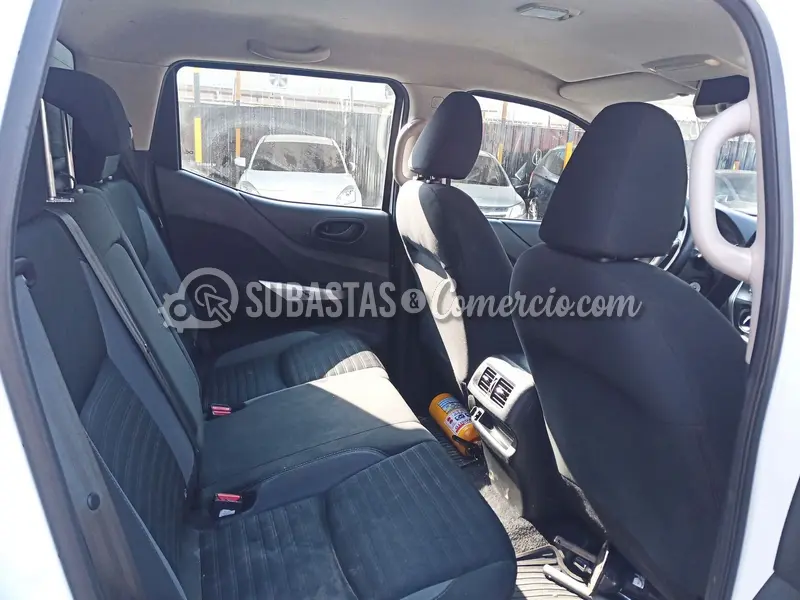 Nissan Frontier 2.3l t.diesel dc se mt 4x4 dh aa chasis - 2025 - 346 - — imagen 4 de 8