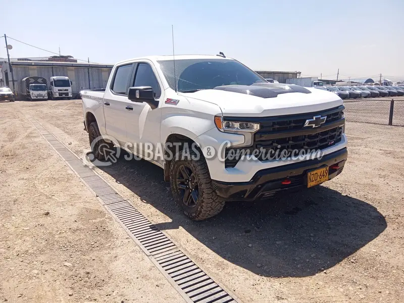 Chevrolet Silverado zt71 at - 2024 - 649 - Bogotá — imagen 5 de 8