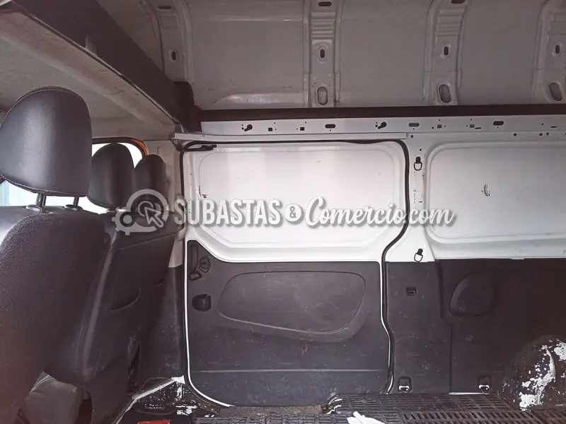 Renault Trafic techo alto 1.6 diesel - 2022 - 320 - Bogotá — imagen 4 de 8