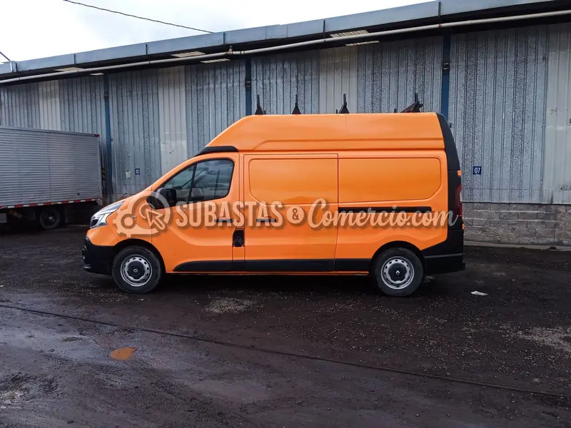 Renault Trafic techo alto 1.6 diesel - 2022 - 320 - Bogotá — imagen 8 de 8