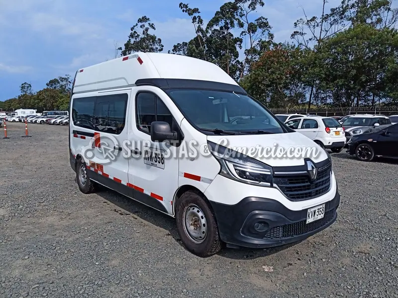 Renault Trafic techo alto 1.6 diesel - 2022 - 358 - Cali — imagen 5 de 8