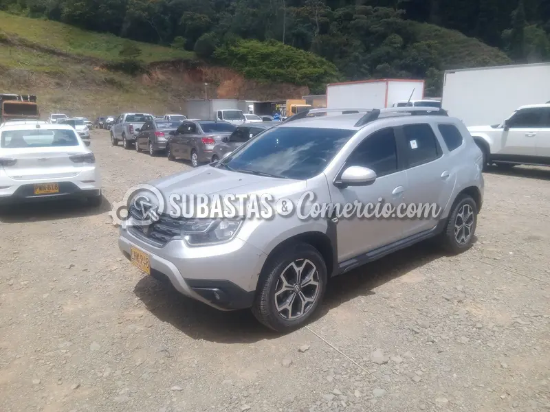 Renault Nueva duster intens 1.3t 4x4 mt - 2023 - 948 - Caldas — imagen 7 de 8
