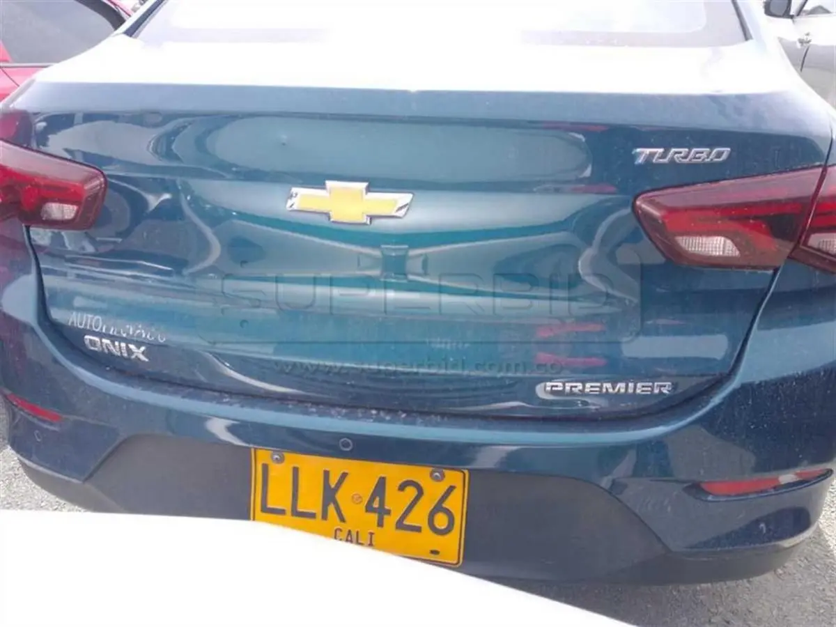 CHEVROLET ONIX PREMIER T 4P 6AB ABS TP 1000 CC MOD. 2023, PLACA: LLK426 Ubic.: YUMBO VALLE, VALLE DEL CAUCA — imagen 4 de 8