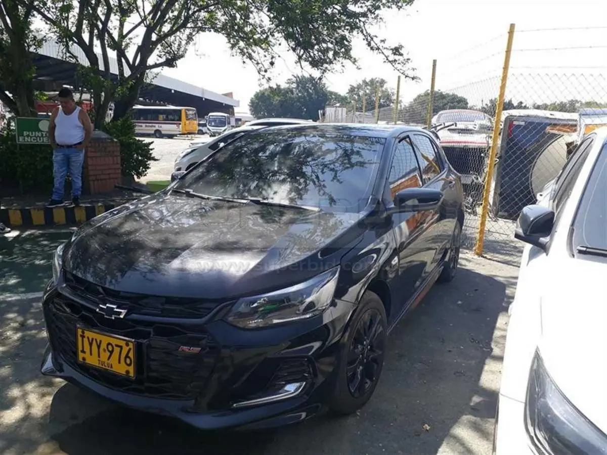CHEVROLET ONIX RS 5P T 6AB ABS MT 1000 CC MOD. 2023, PLACA: IYY976 Ubic.: CALI, VALLE DEL CAUCA — imagen 2 de 7