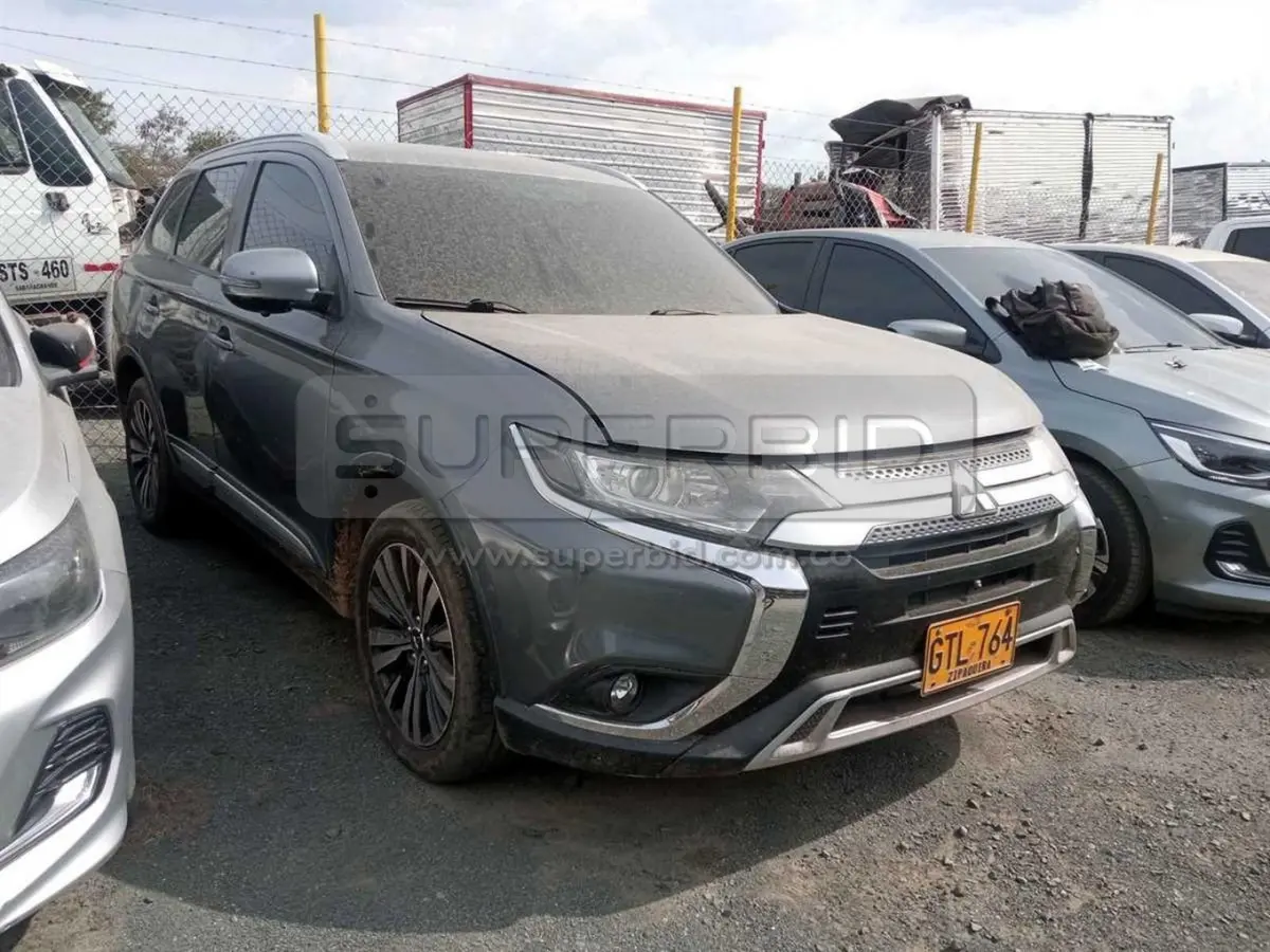 MITSUBISHI OUTLANDER [3] [FL] KAITEKI 4X4 7PSJ 2AB AT 2360 CC MOD. 2020, RP#1 PLACA: GTL764 Ubic.: CALI, VALLE DEL CAUCA — imagen 5 de 6