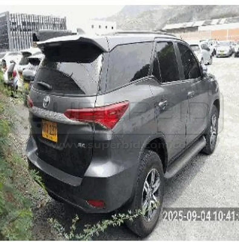 TOYOTA FORTUNER 2393 CC MOD. 2024, PLACA: 7 Ubic.: YUMBO — imagen 4 de 5