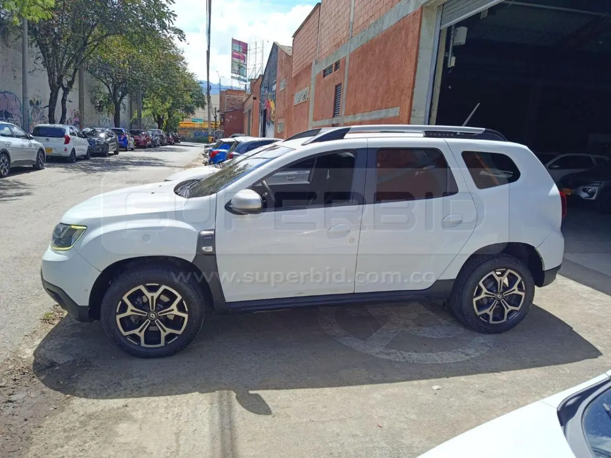 RENAULT DUSTER ICONIC 1.3T 4X4 MT 1300 CC MOD. 2024, PLACA: LVX417 Ubic.: MEDELLIN — imagen 5 de 8