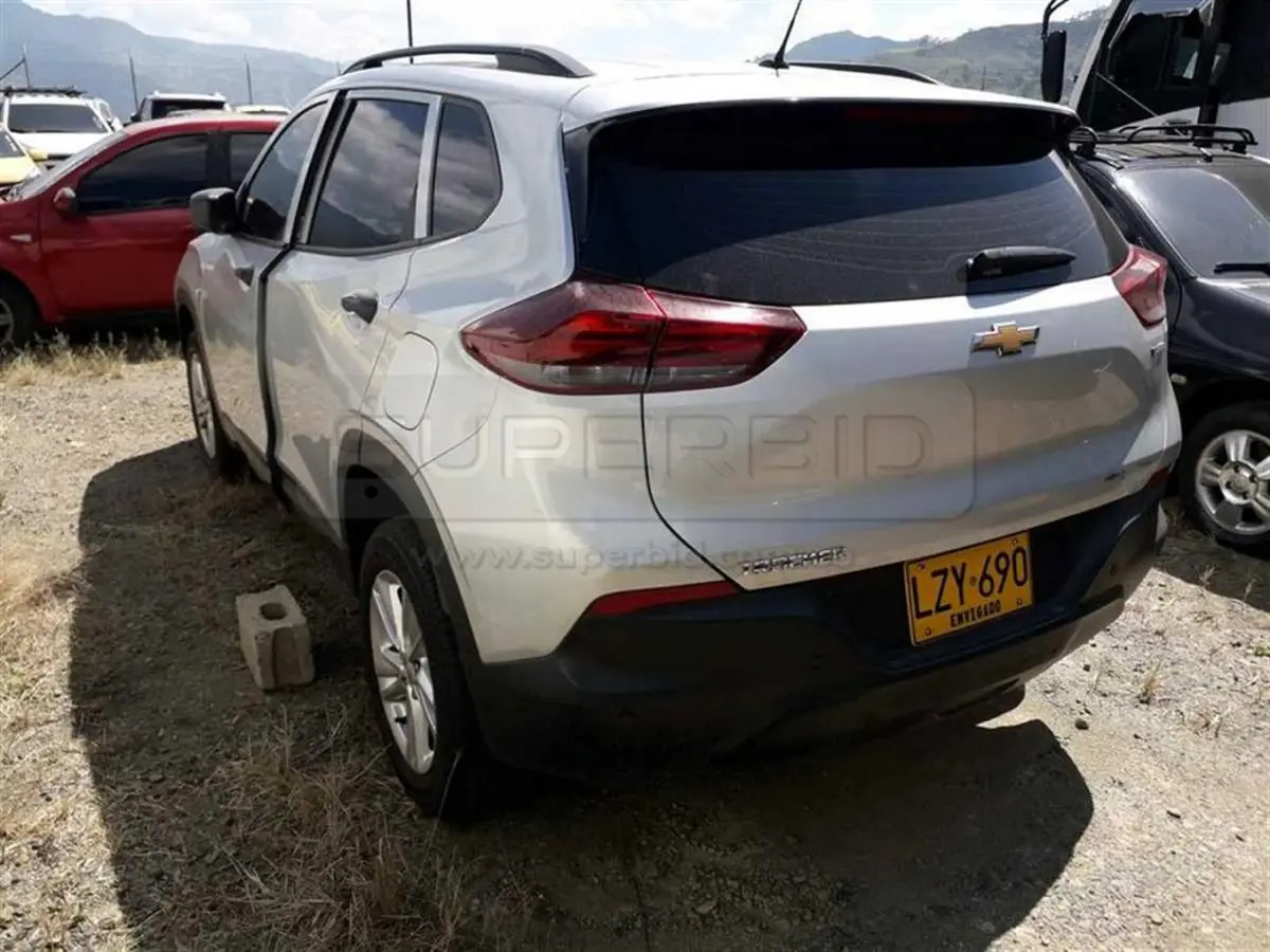 CHEVROLET TRACKER [2] LS T MT 1199 CC MOD. 2023, PLACA: LZY690 Ubic.: COPACABANA, ANTIOQUIA — imagen 3 de 8